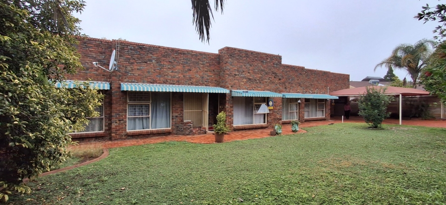 3 Bedroom Property for Sale in Pellissier Free State